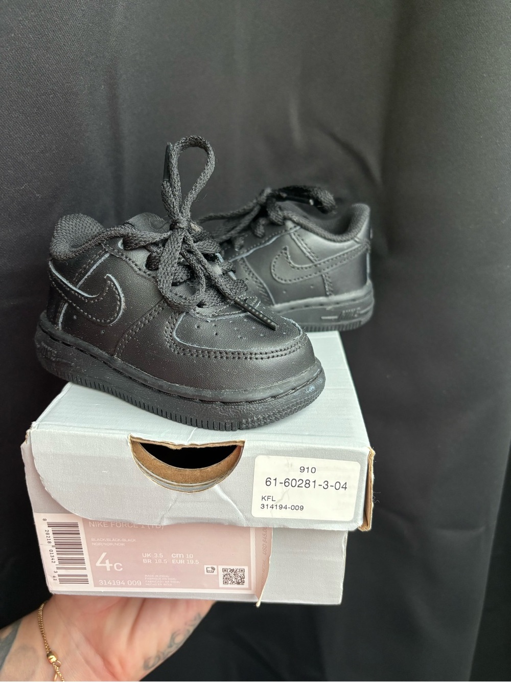 Nike Kids Black Low-Top Sneakers with Swoosh